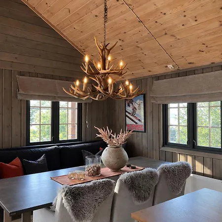 Large Family - Friendly Ski-in-ski- Out In Geilo Holo